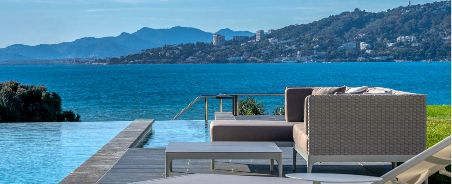 Le Relais de la Reine, Cannes. Savills