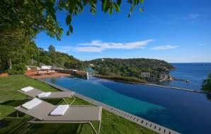 Contemporary villa, Saint-Jean-Cap-Ferrat, For sale by Savills French Riviera