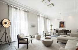 Contemporary Côte d'Azur apartment
